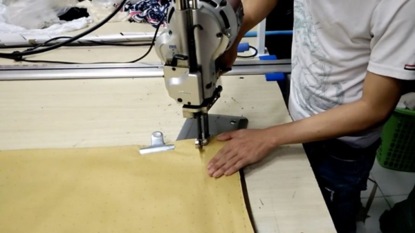 Máy cắt vải bằng tay là gì? và những điều cần biết